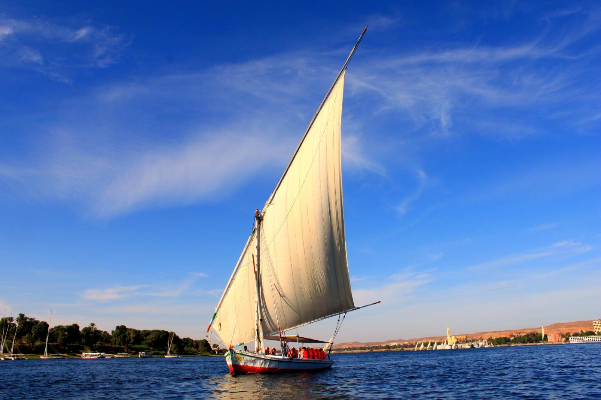 Moevenpick Royal Lily Nile Cruise, Every Monday Four Nights From Luxor, Every Friday Three Nights From Aswan - Including Excursions & Sightseeing 外观 照片