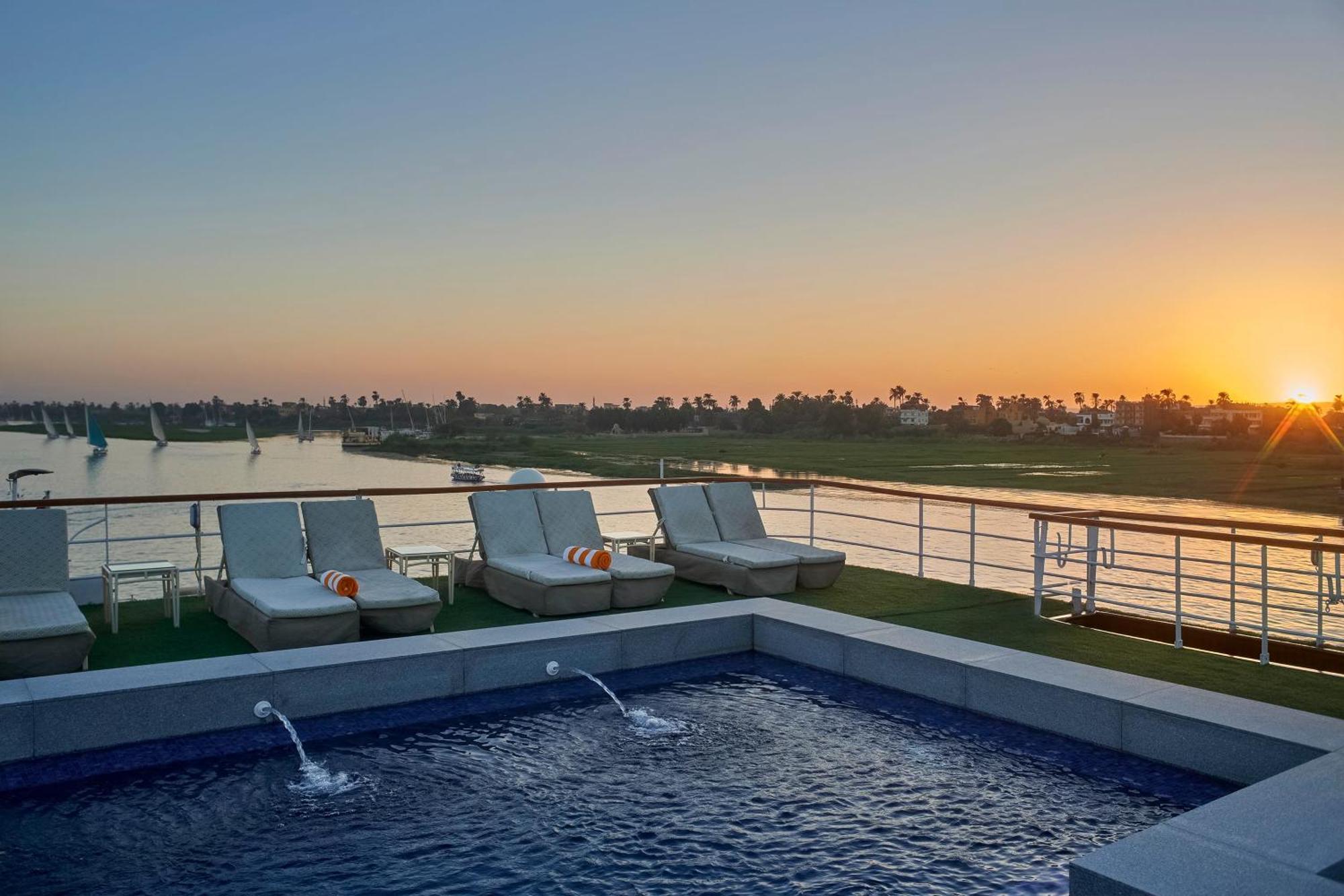 Moevenpick Royal Lily Nile Cruise, Every Monday Four Nights From Luxor, Every Friday Three Nights From Aswan - Including Excursions & Sightseeing 外观 照片